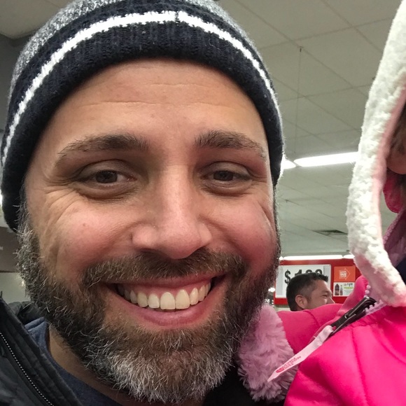 Meet your Posher, Ari - Picture 1 of 1